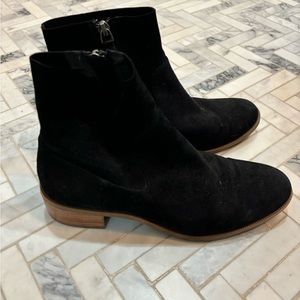 CASLON BLACK BOOTIES